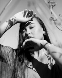 photo 1571166359486 2f51b27aca54